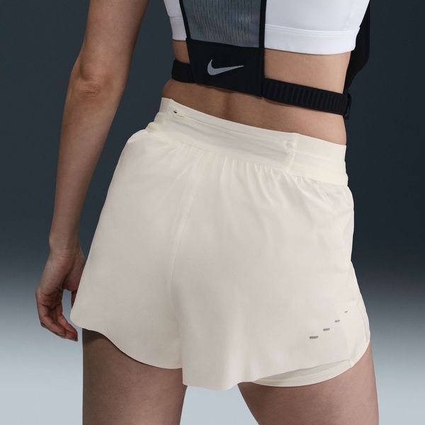Шорти з вело молочні Nike Swift  HJ5376-133 boj-5k8-h69 фото